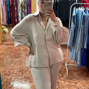 Conjunto de Dos Piezas en Lino con Raya Diplomática